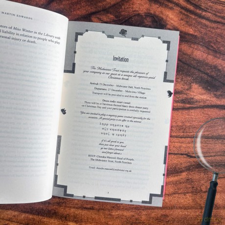 Miss Winter in the Library with a Knife: a murder mystery with a delightful twist, perfect to curl up with on cold winter nights - Martin Edwards [KSIĄŻKA]