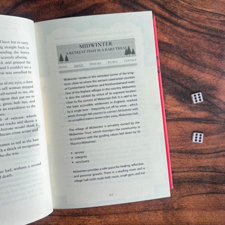 Miss Winter in the Library with a Knife: a murder mystery with a delightful twist, perfect to curl up with on cold winter nights - Martin Edwards [KSIĄŻKA]