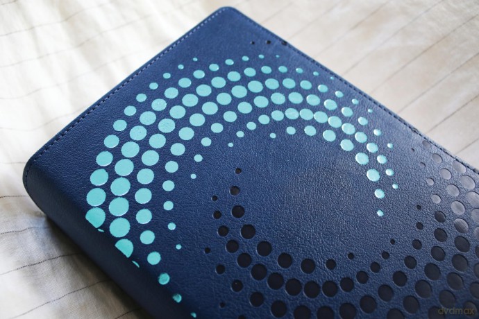NIrV, Clear Focus Bible, Leathersoft, Navy: Read more of the Bible with better focus - Zondervan [KSIĄŻKA]