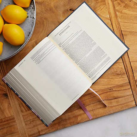 NKJV, Journal the Word Bible, Bonded Leather, Brown, Red Letter, Comfort Print: Reflect, Journal, or Create Art Next to Your Favorite Verses - Thomas Nelson [KSIĄŻKA]