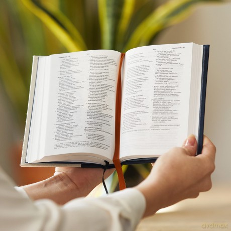 NKJV, Thinline Bible, Compact, Leathersoft, Blue, Red Letter, Comfort Print - Thomas Nelson [KSIĄŻKA]