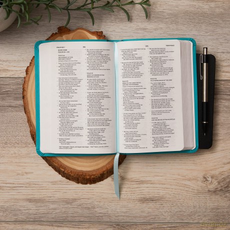 NKJV, Thinline Bible, Compact, Leathersoft, Blue, Red Letter, Comfort Print - Thomas Nelson [KSIĄŻKA]