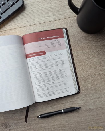 NLT Life Application Study Bible, Third Edition, Personal Size - Tyndale House [KSIĄŻKA]