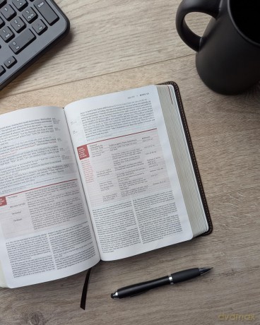 NLT Life Application Study Bible, Third Edition, Personal Size - Tyndale House [KSIĄŻKA]