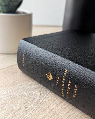 NLT Life Application Study Bible, Third Edition, Personal Size - Tyndale House [KSIĄŻKA]