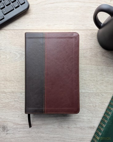 NLT Life Application Study Bible, Third Edition, Personal Size - Tyndale House [KSIĄŻKA]