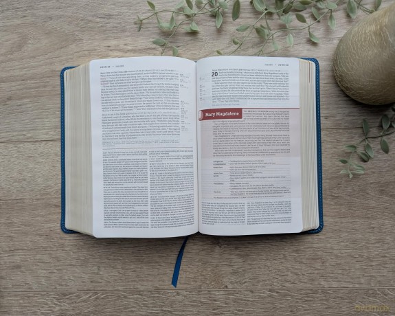 NLT Life Application Study Bible, Third Edition, Personal Size - Tyndale House [KSIĄŻKA]