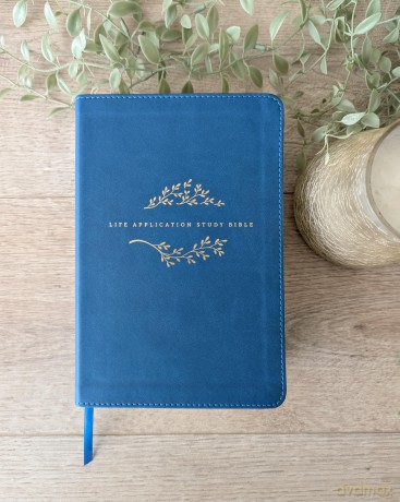 NLT Life Application Study Bible, Third Edition, Personal Size - Tyndale House [KSIĄŻKA]