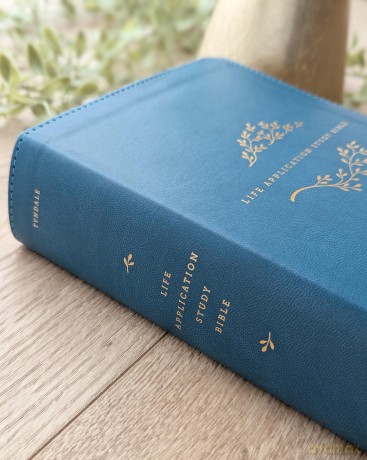 NLT Life Application Study Bible, Third Edition, Personal Size - Tyndale House [KSIĄŻKA]