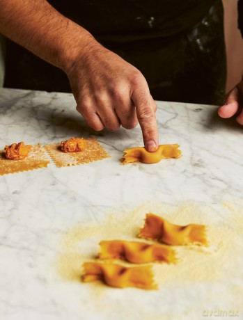 Padella: The secret to cooking iconic pasta at home - Tim Siadatan [KSIĄŻKA]