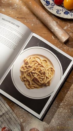 Padella: The secret to cooking iconic pasta at home - Tim Siadatan [KSIĄŻKA]