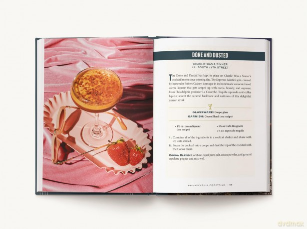 Philadelphia Cocktails: An Elegant Collection of Over 100 Recipes Inspired by Philly - Travis Mitchell [KSIĄŻKA]