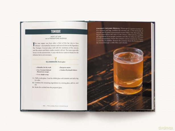 Philadelphia Cocktails: An Elegant Collection of Over 100 Recipes Inspired by Philly - Travis Mitchell [KSIĄŻKA]