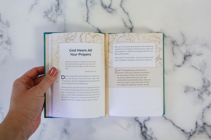 Prayers for Peace of Mind: Scripture and Encouragement for Days of Anxiety, Worry, and Stress - Holley Gerth [KSIĄŻKA]
