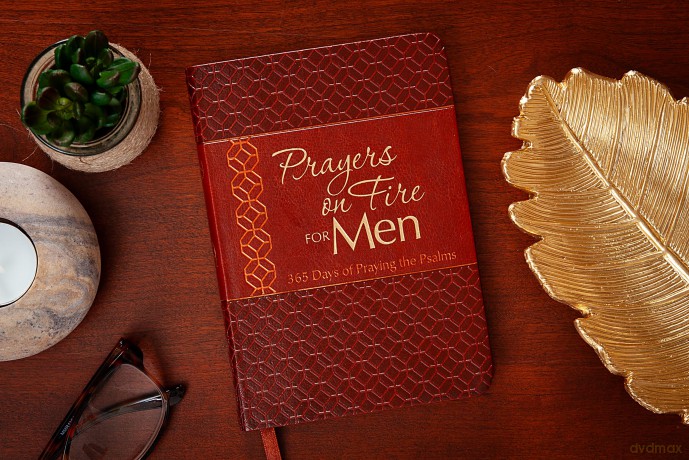 Prayers on Fire for Men: 365 Days of Praying the Psalms - Brian Simmons [KSIĄŻKA]
