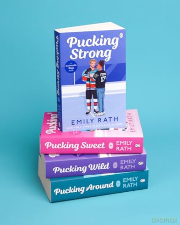 Pucking Strong: The brand new steamy sports romance in the international bestselling BookTok ice hockey series: 4 - Emily Rath [KSIĄŻKA]
