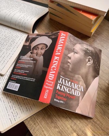 Putting Myself Together: Writing 1974- - Jamaica Kincaid [KSIĄŻKA]