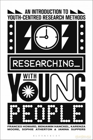 Researching with Young People: An Introduction to Youth-Centred Research Methods - Karenza Moore [KSIĄŻKA]