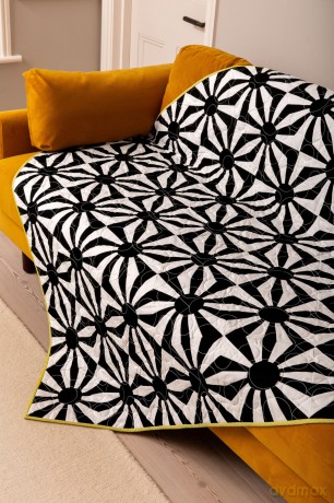 Retro Quilts: 15 modern designs with a vintage vibe - Maude MacDonald [KSIĄŻKA]