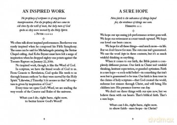 Right Here, Right Now Devotions for Men: 180 Readings for Busy Days - Joshua Cooley [KSIĄŻKA]