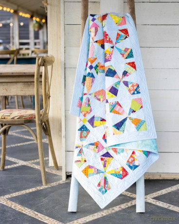 Scrap Quilts From Crumbs, Strips and Strings: Use up every last piece with 15 scrap quilt patterns - Emily Bailey [KSIĄŻKA]