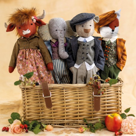 Sew Felt Animals From Apple Blossom Wood: A practical guide to sewing heirloom animal dolls and their clothing - Claire Bowman [KSIĄŻKA]