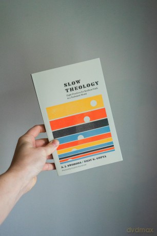 Slow Theology: Eight Practices for Resilient Faith in a Turbulent World - Nijay K. Gupta [KSIĄŻKA]