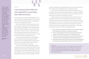 Teen Devotional for Girls: 52 Weeks of Inspiring Devotions, Scripture, and Prayers for Teenagers - Ellie Hunja [KSIĄŻKA]