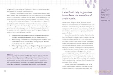 Teen Devotional for Girls: 52 Weeks of Inspiring Devotions, Scripture, and Prayers for Teenagers - Ellie Hunja [KSIĄŻKA]
