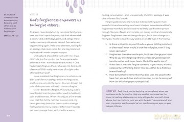 Teen Devotional for Girls: 52 Weeks of Inspiring Devotions, Scripture, and Prayers for Teenagers - Ellie Hunja [KSIĄŻKA]