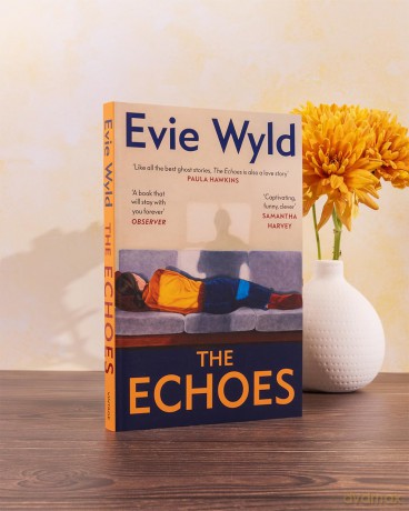 The Echoes: A love story and a ghost story that 'will stay with you forever' - Evie Wyld [KSIĄŻKA]