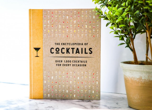 The Encyclopedia of Cocktails: Over 1,000 Cocktails for Every Occasion - The Coastal Kitchen [KSIĄŻKA]
