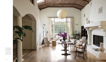 The Essentials: The Art of Interior Design, a Guide to Furnishing, Decorating, and Styling Your Home - Caitlin Flemming [KSIĄŻKA]