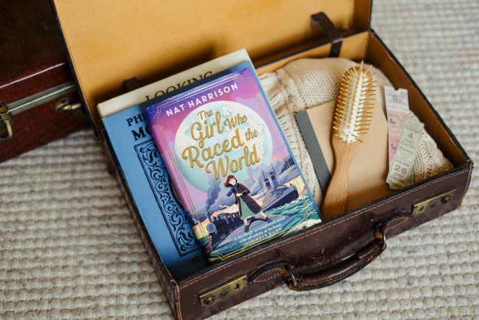 The Girl Who Raced the World: a page-turning retelling of the beloved classic Around the World in Eighty Days - Nat Harrison [KSIĄŻKA]