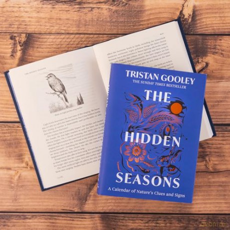 The Hidden Seasons: The inspirational guide to exploring nature's clues and signs - Tristan Gooley [KSIĄŻKA]
