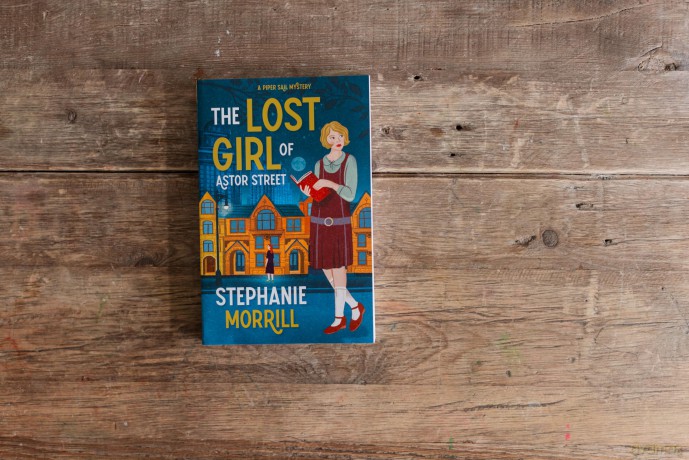 The Lost Girl of Astor Street: A Piper Sail Mystery - Stephanie Morrill [KSIĄŻKA]