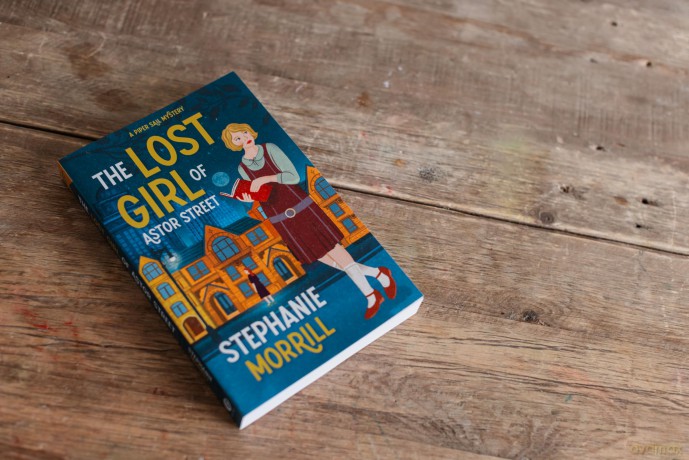 The Lost Girl of Astor Street: A Piper Sail Mystery - Stephanie Morrill [KSIĄŻKA]
