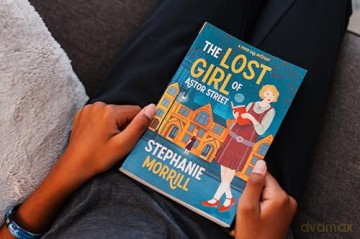 The Lost Girl of Astor Street: A Piper Sail Mystery - Stephanie Morrill [KSIĄŻKA]