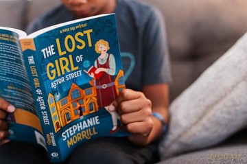 The Lost Girl of Astor Street: A Piper Sail Mystery - Stephanie Morrill [KSIĄŻKA]
