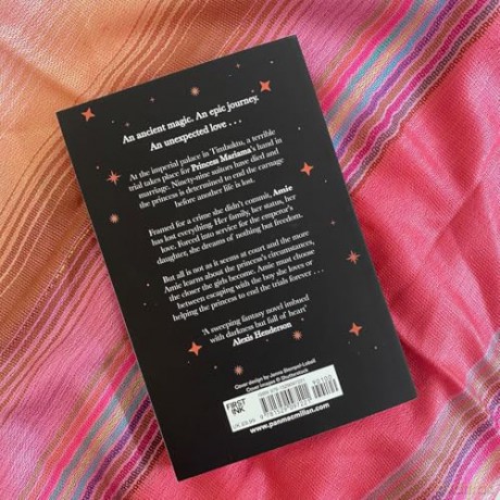 The Scorpion Queen: An epic Malian fairytale filled with danger, adventure and slow-burn romance - Mina Fears [KSIĄŻKA]