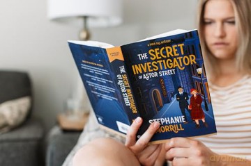 The Secret Investigator of Astor Street: A Piper Sail Mystery - Stephanie Morrill [KSIĄŻKA]