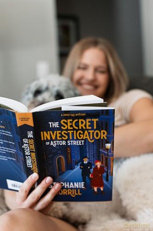 The Secret Investigator of Astor Street: A Piper Sail Mystery - Stephanie Morrill [KSIĄŻKA]