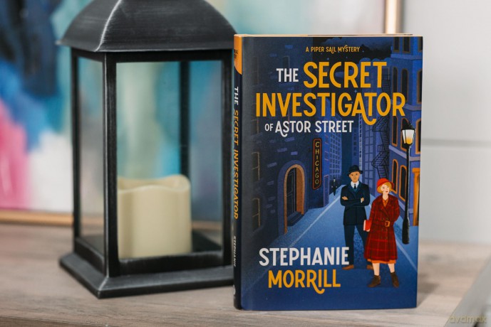 The Secret Investigator of Astor Street: A Piper Sail Mystery - Stephanie Morrill [KSIĄŻKA]