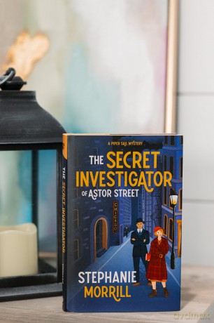 The Secret Investigator of Astor Street: A Piper Sail Mystery - Stephanie Morrill [KSIĄŻKA]
