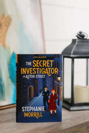 The Secret Investigator of Astor Street: A Piper Sail Mystery - Stephanie Morrill [KSIĄŻKA]