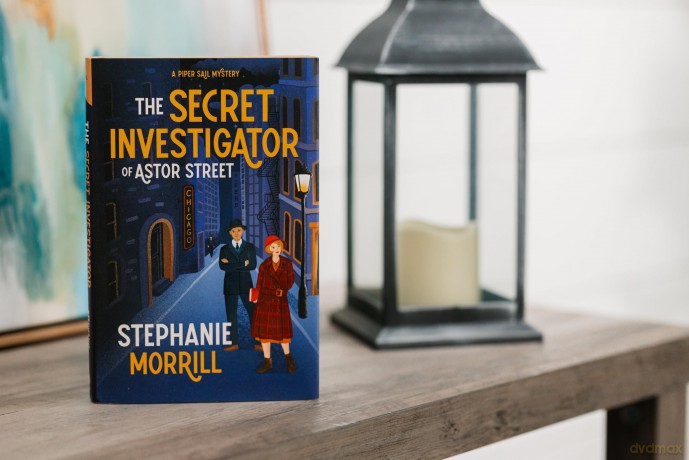The Secret Investigator of Astor Street: A Piper Sail Mystery - Stephanie Morrill [KSIĄŻKA]