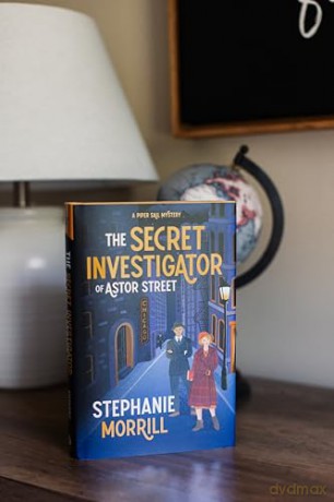 The Secret Investigator of Astor Street: A Piper Sail Mystery - Stephanie Morrill [KSIĄŻKA]