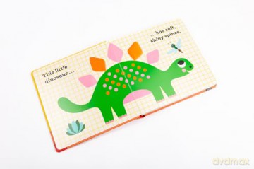 This Little Dinosaur: A Touch and Feel Book - Ingela P Arrhenius [KSIĄŻKA]