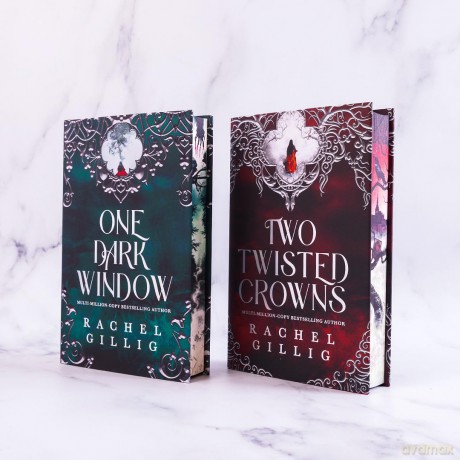 Two Twisted Crowns: the instant NEW YORK TIMES and USA TODAY bestseller - Rachel Gillig [KSIĄŻKA]