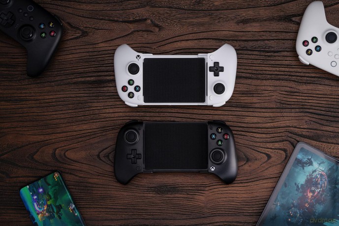 8BitDo - Mobile Gaming Pad - Xbox (Black)